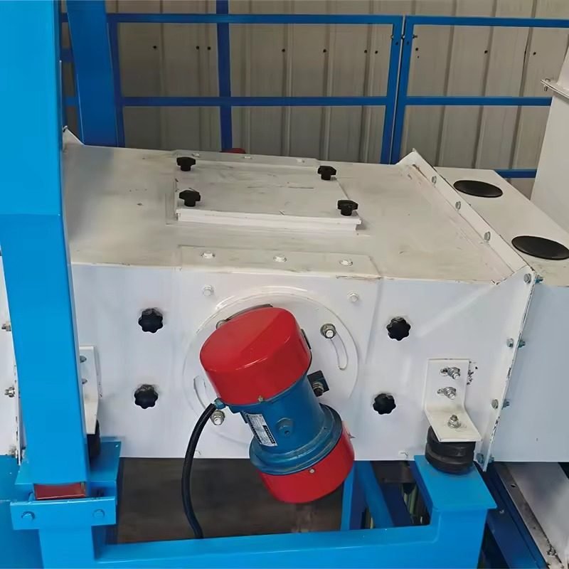 Custom vs Standard Feed Lines: Opting for the Right Fit 4 MAIKONG — Comparative analysis: custom animal feed production lines vs. standard solutions for wholesalers