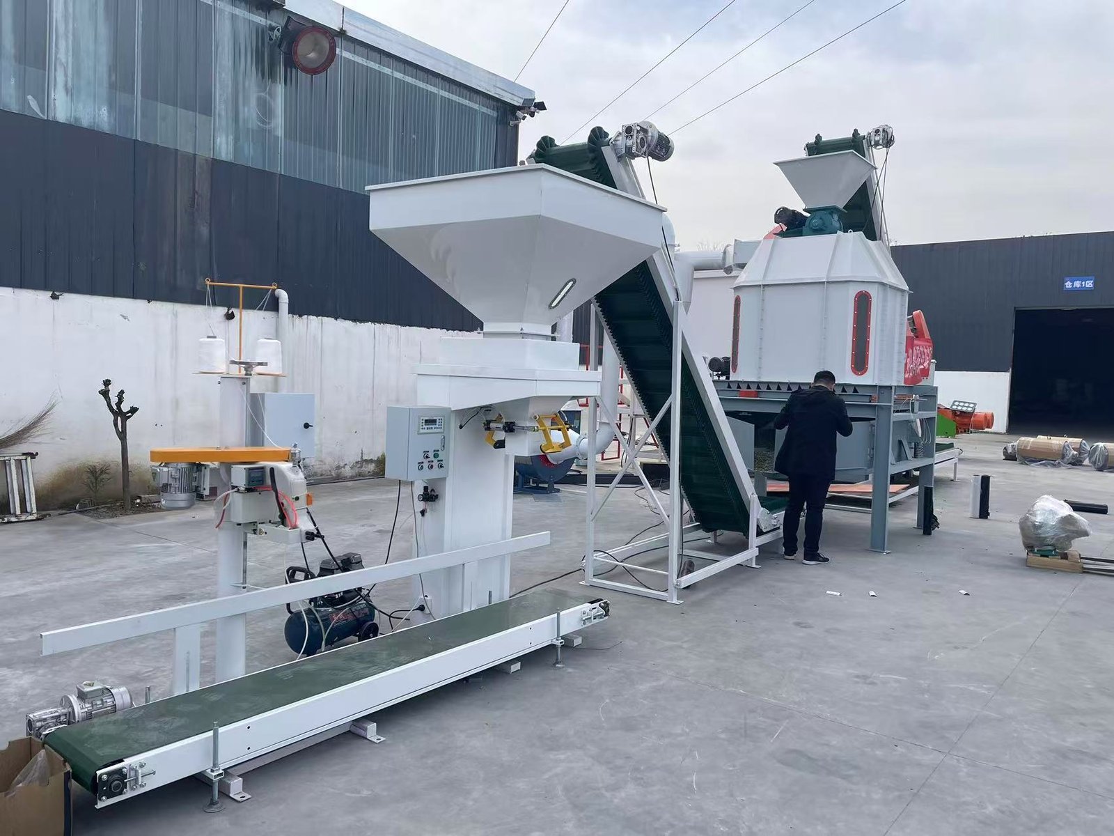 Animal Feed Bagger Machine: Efficient Packaging Solutions 5 Animal Feed Bagger Machine: Efficient Packaging Solutions - Image 5