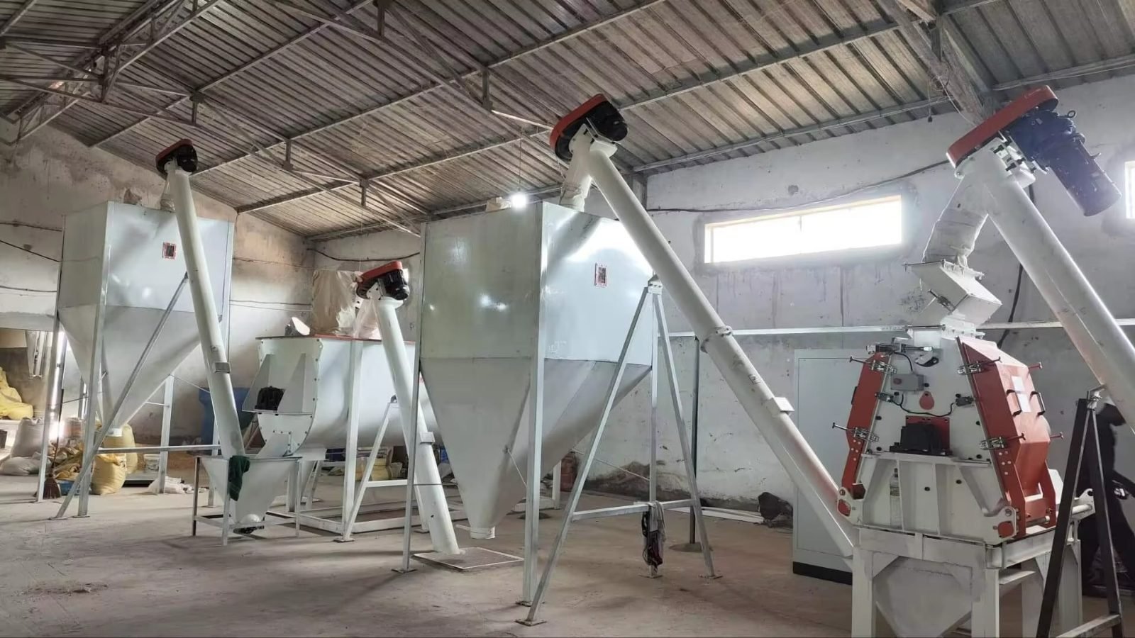 Poultry Feed Production Lines with Custom Solutions 1 Poultry Feed Production Lines with Custom Solutions