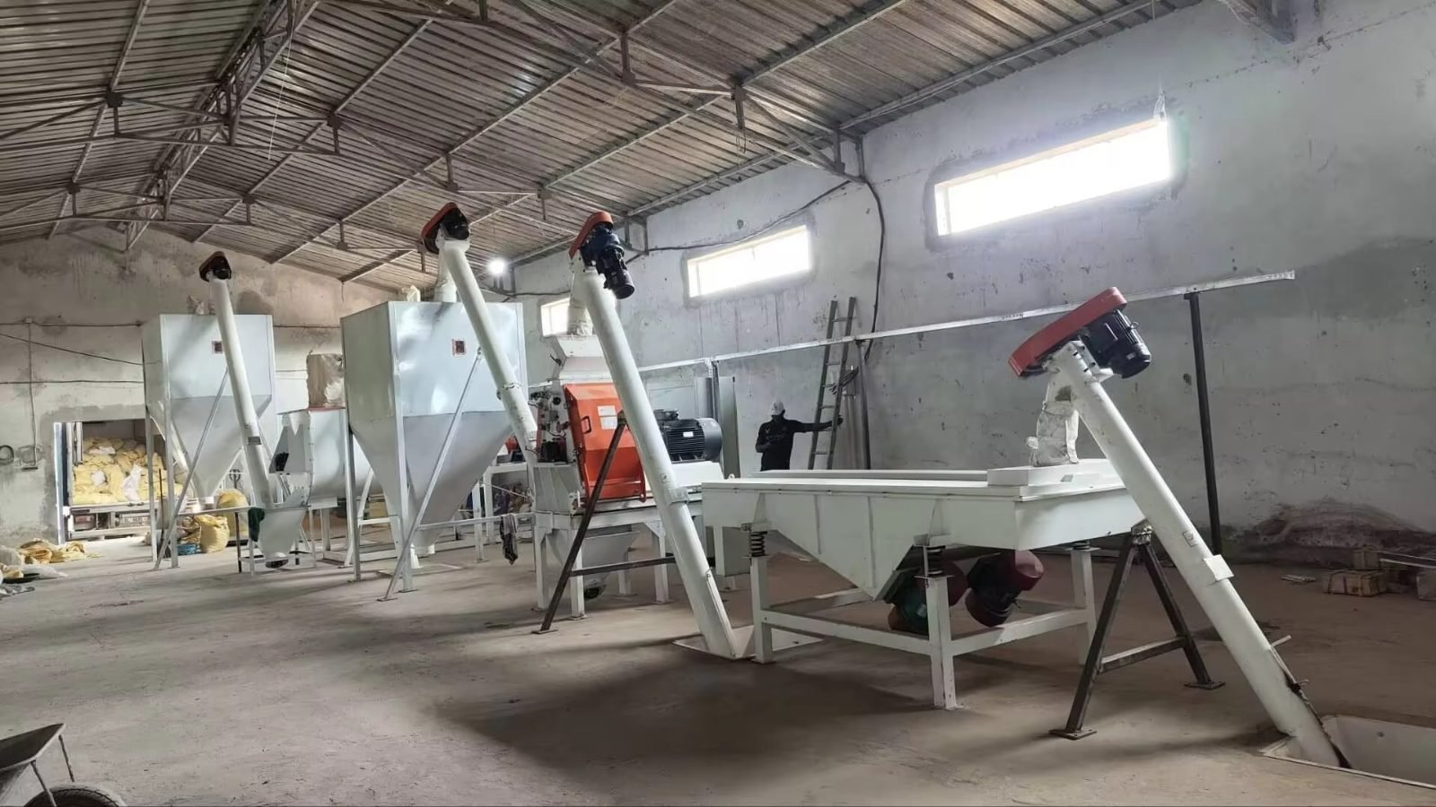 Poultry Feed Production Lines with Custom Solutions 2 Poultry Feed Production Lines with Custom Solutions - Image 2